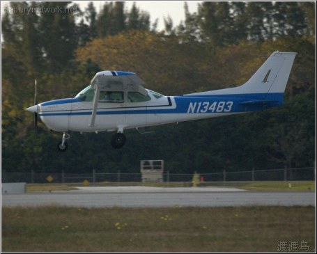 Skyhawk N13483