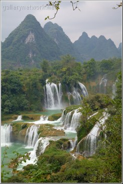 waterfall mountains