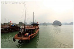 halong junk departing